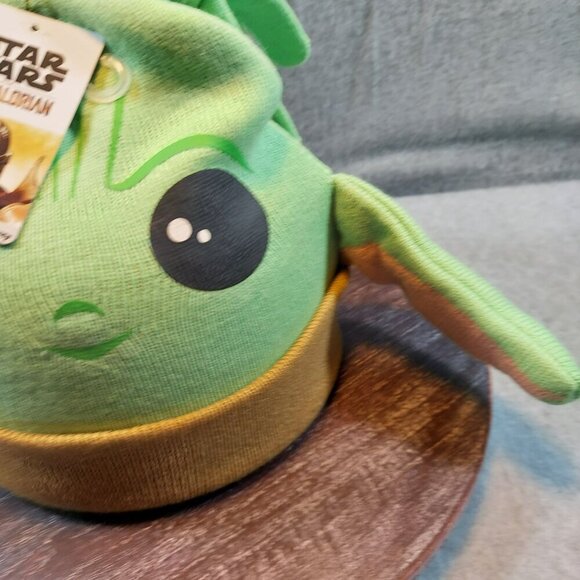 Star Wars Mandalorian Baby Yoda/ Grogu Knit Hat & Glove Set - Picture 4 of 9